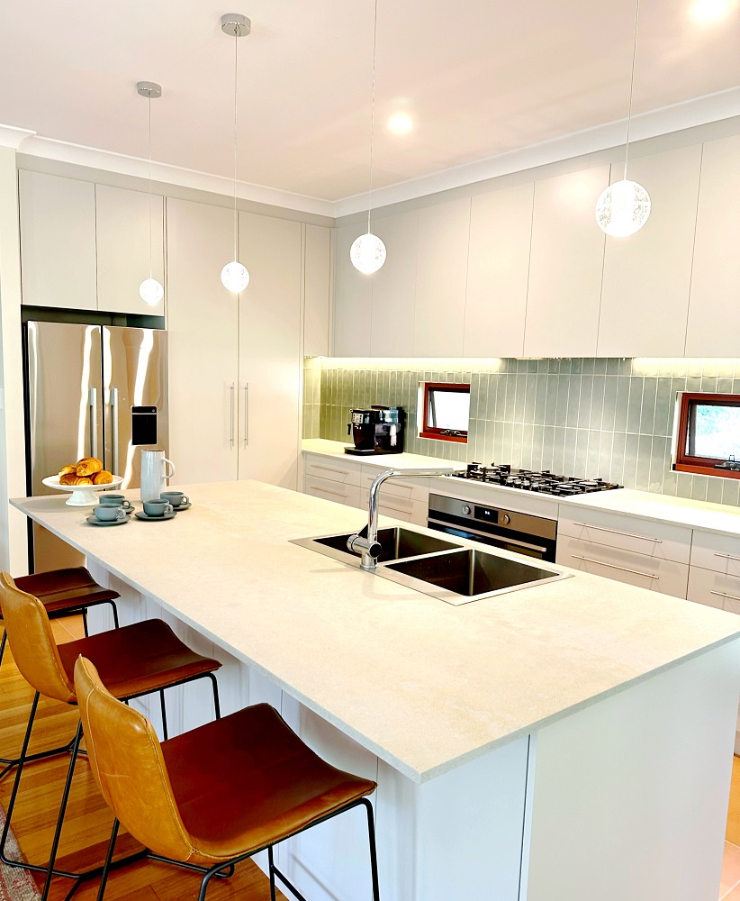 linear-elegance-kitchen